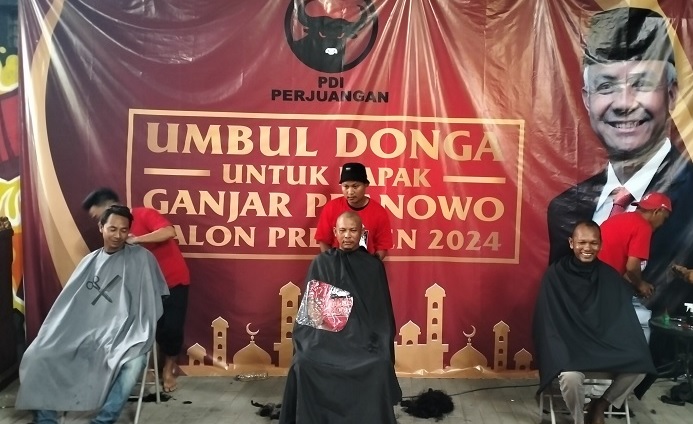 Ganjar Diusung PDIP Jadi Capres, Puluhan Warga Sukoharjo Cukur Gundul dan Doa Bersama