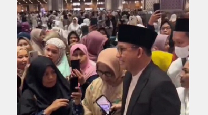 Anies Salat Id di Istiqlal, Ganjar Nempel Jokowi di Masjid Syeikh Zayed, Prabowo Sowan ke Solo