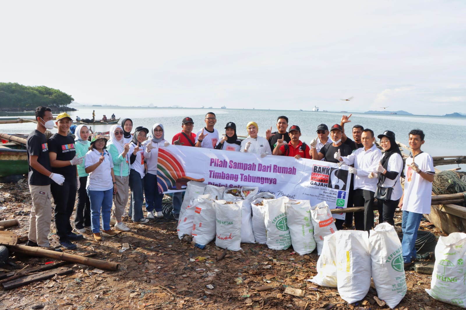 Peringati HPSN 2023, Pemprov Lampung Gelar Kegiatan Bersih-bersih di Pantai Payang Panjang