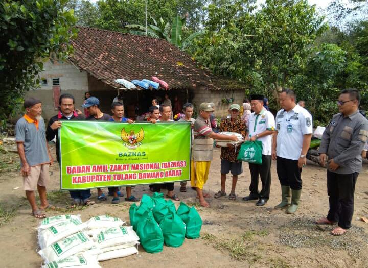 Baznas Salurkan Bantuan 50 Paket Sembako Kepada Warga Terdampak Banjir