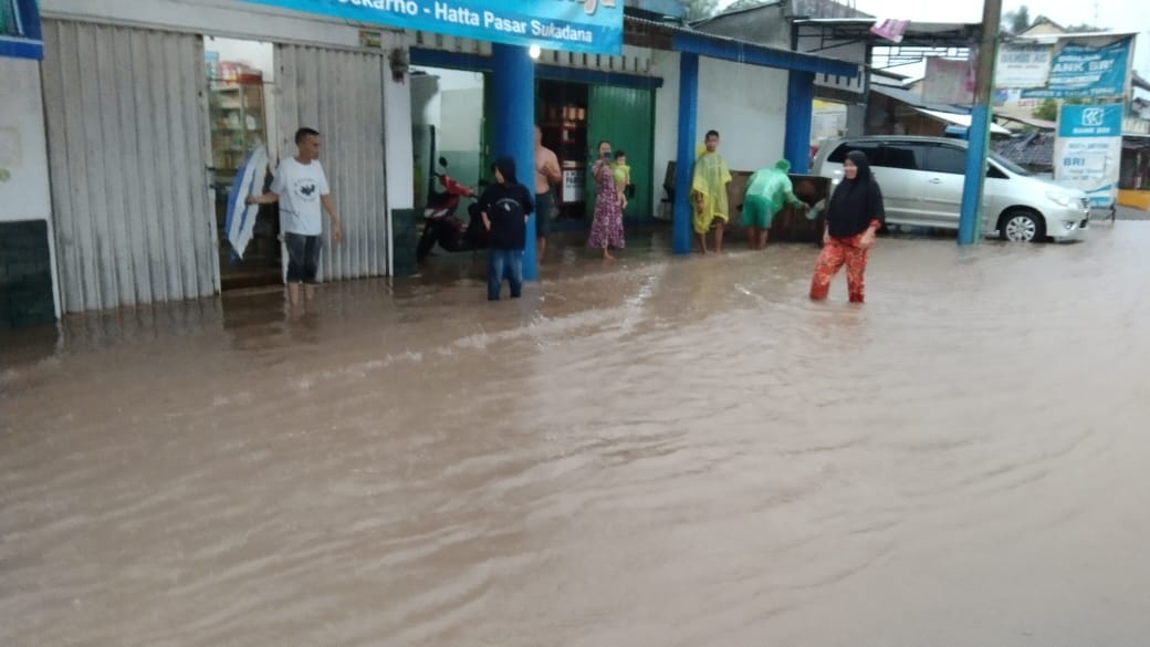 Pasar Sukadana dan Rumah Warga Terendam Banjir di Lamtim