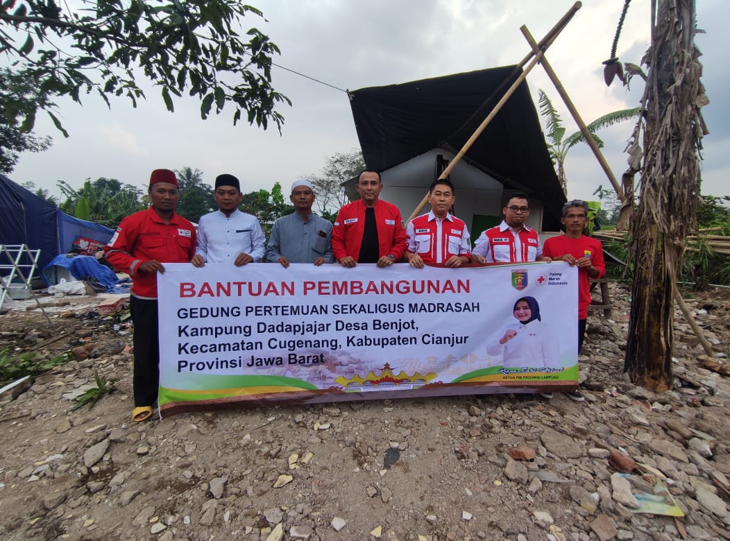 PMI Provinsi Lampung Serahkan Bantuan Donasi Masyarakat Lampung  Untuk Warga Terdampak Gempa Cianjur