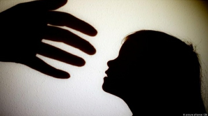 Kenalan Lewat Medsos, 2 Remaja Cekoki Gadis Belia Miras Lalu Memperkosanya