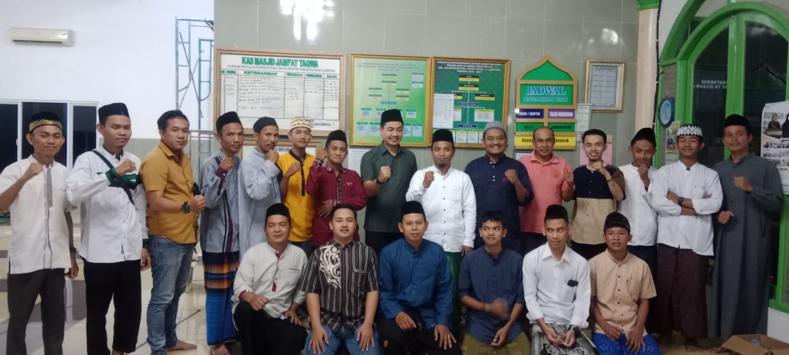 KNPI Kota Bandarlampung Bersama PK Teluk Betung Timur Bukber di Kampung Sinar Mulya
