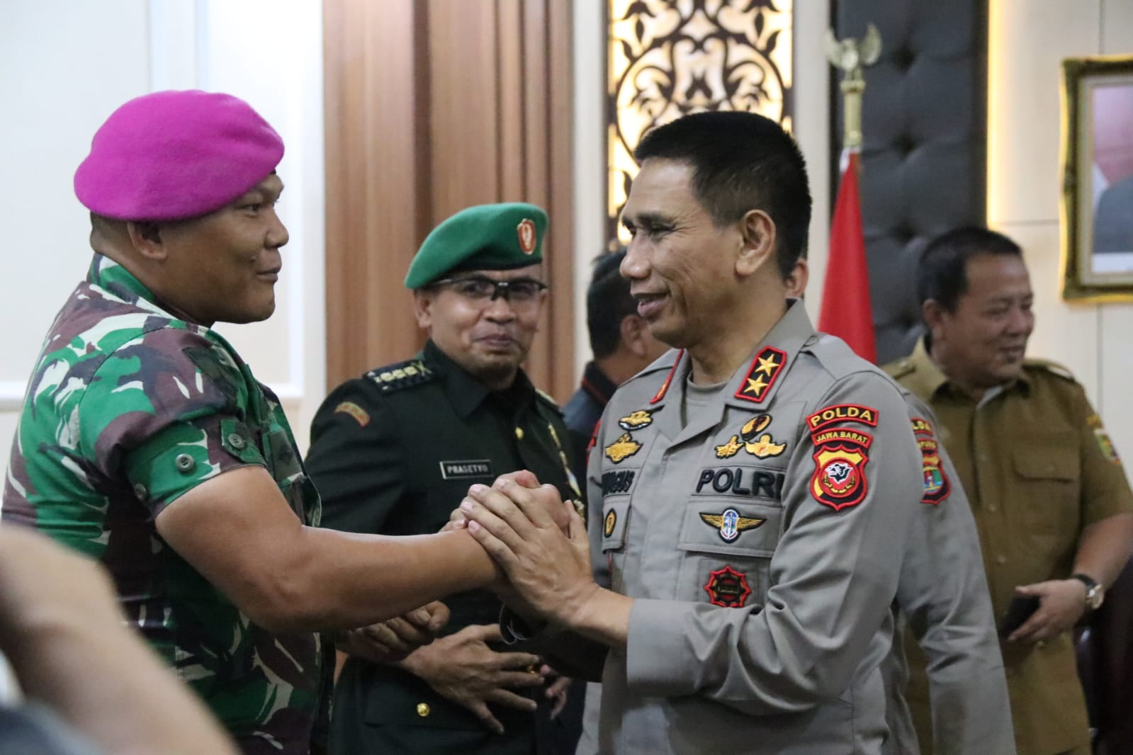 Jalin Kekompakan Danbrigif 4 Marinir/BS Hadiri Pisah Sambut Kapolda Lampung
