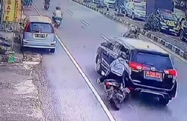 Waduh Tabrak Lari di Klaten, Ternyata Mobil Plat Merah Milik Dinas Kabupaten ini