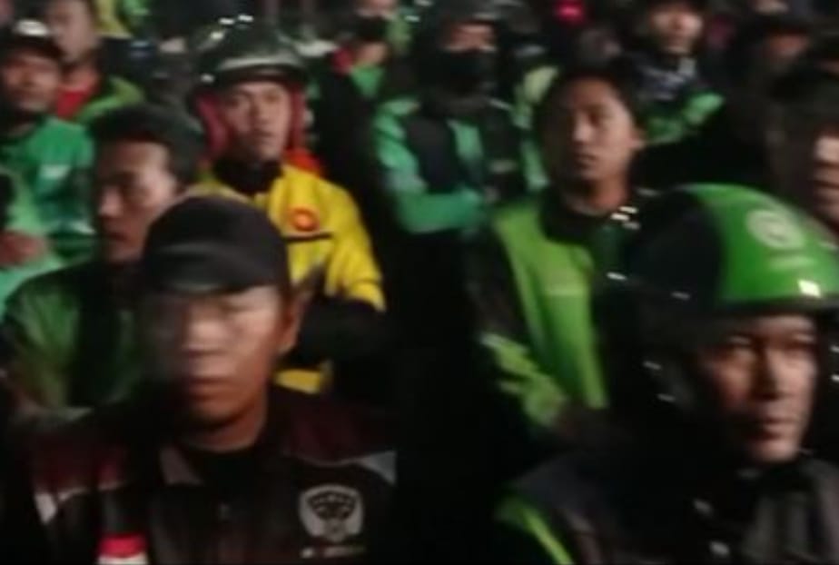Buntut Bentrokan, Ratusan Ojol Geruduk Polrestabes Bandung, Desak Polisi Usir Debt Collector dari Tanah Pasundan