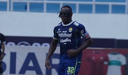 Viktor Igbonefo Sesalkan Laga Persib Bandung vs Arema FC Tanpa Kehadiran Suporter