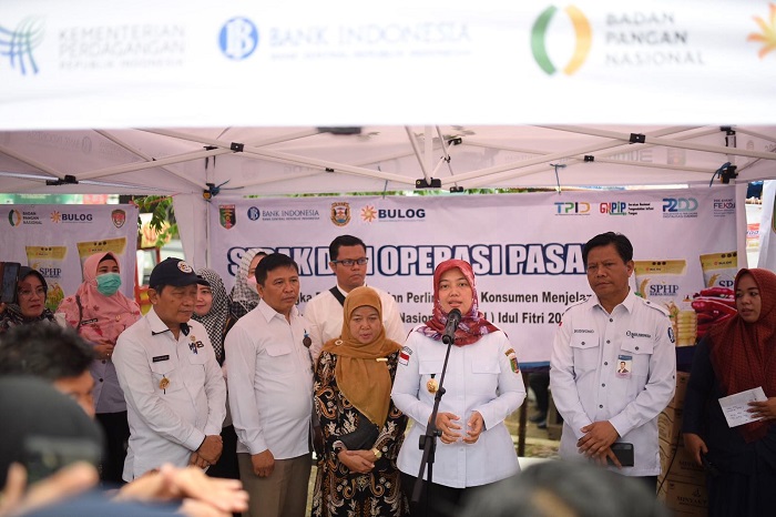 Pemerintah Provinsi Lampung Gelar Operasi Pasar Minyak Goreng Kemasan di Pasar Kangkung