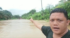 Waykanan Dikepung Banjir, Jalan Provinsi Berubah Jadi Jalan Sungai