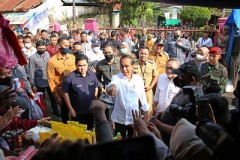 Gubernur Arinal dan Wagub Nunik Dampingi Jokowi Kunker ke Pasar Natar, Lamsel