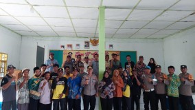 Berikan Rasa Aman, Polsek Simpang Pematang Laksanakan Jumat Curhat di Desa Adi Mulyo