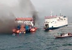Kapal Terbakar Dipicu Mobil Terbakar di Lambung KMP Royce I, Merak