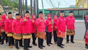 Diiringi Pencak Silat, PDIP Daftarkan Bacalegnya ke KPU Lampung