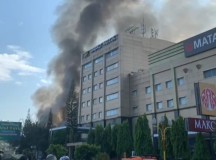 Bekas Kantor Pajak di Air Tawar Padang Hangus Terbakar
