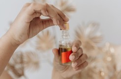 8 Tips Penggunaan Minyak Esensial yang Tepat dan Aman untuk Aromaterapi 
