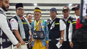 Berusia 119 Tahun, Mbah Harun Jadi Jemaah Haji Tertua dari Indonesia, Tiba di Madinah Sehat
