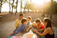 Penelitian Mengungkap, Liburan Keluarga Besar Manfaatnya untuk Anak-anak Anda