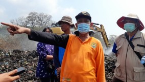 Sekda Kendal Terjun Langsung Tangani Kebakaran Sampah Eks TPA Darupono