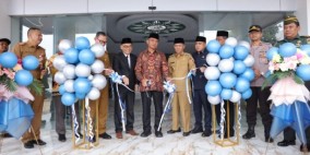 Sekdaprov Fahrizal Dampingi Menko PMK RI Resmikan Gedung Rektorat Universitas Muhammadiyah Kotabumi