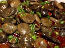 Suodiu, Makanan Tradisional Cina yang Berisi Tumisan Batuan Sungai yang Tak Boleh Ditelan