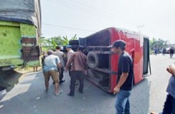 Satu Tewas, Bus Pemprov Lampung Terhempas Bawa Rombongan Pernikahan