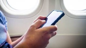Hindari! Ini yang Akan Terjadi Jika Anda Mengaktifkan Jaringan Ponsel di Atas Pesawat