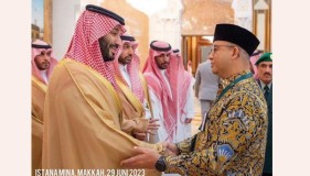 Anies Unggah Foto Saat Bertemu Putra Mahkota Kerajaan Arab Saudi di Istana Mina