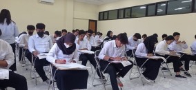 Mahasiswa FTIK USM Ikuti  UAS Offline Perdana Pascapandemi