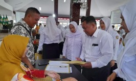 20 Tahun Mengabdi, Agus Hariyanto Akhirnya Terima SK Pengangkatan PPPK Bersama 609 Guru Lainnya di Kendal 