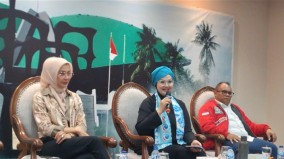 Peragawati Senior Ratih Sanggarwati Berjanji Berikan 30 Ribu Beasiswa Jika Terpilih Jadi Anggota DPR