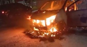 Sigra Plat B Ludes Terbakar di Depan SPBU Kota Gajah, Lamteng