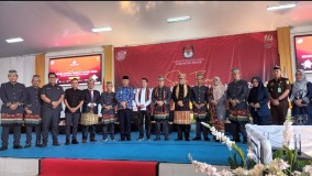 Kirab Bendera Pemilu 2024 di Sambut Langsung Oleh KPU Lampung di Kabupaten Mesuji
