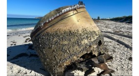 Benda Misterius Ditemukan di Pantai Barat Australia, Diduga Sampah Luar Angkasa