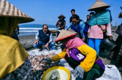 Diajak Bu Susi Kunjungi Pelelangan Ikan di Pangandaran, Anies Merasa Dapat Kuliah 4 SKS, Netizen Beri Sentilah Menohok