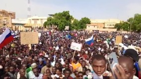 Dukung Kudeta Gulingkan Presiden Pro Barat, Ribuan Massa Nigeria Teriak Hidup Rusia, Ganyang Prancis 