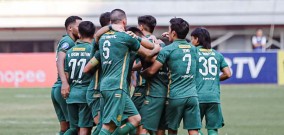 Kebangkitan Persebaya Akhirnya Terjadi Ditangan Uston Nawawi, Beruntung Lawannya Bhayangkara FC