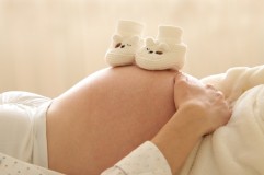 Makan Nanas Bikin Keguguran? Berikut 8 Mitos Kehamilan yang Terbantahkan oleh Penelitian