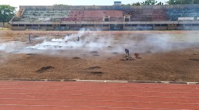 Kondisinya Memprihatinkan, Rumput Stadion Utama Kendal Diganti Rumput Baru