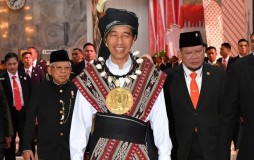 Bangga Busana Tanimbar Rancangannya Dikenakan Jokowi, Samuel Wattimena: Bukti Produk UKM Memukau