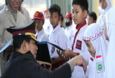 Polresta Surakarta Beri Beasiswa 78 Anak Anggota Polri Berprestasi 