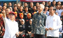 Jokowi Tinjau SMK Gratis Buatan Ganjar, Katanya: Inisiatif Sangat Bagus dari Jawa Tengah