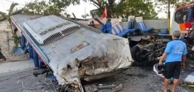 Kecelakaan Adu Banteng Bus Eka vs Sugeng Rahayu, Karena Menghindari Warga Menyeberang, Turut Jadi Korban