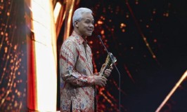 Ganjar Raih Penghargaan News Maker Terbaik pada Ajang Indonesia Award 2023