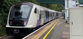 Gubernur Khofifah Belajar Transpormasi Massal MRT Jalur Elizabeth Line Inggris, untuk Diterapkan di Jatim
