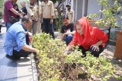 Wali Kota Semarang Banyak Temukan Puntung Rokok dan Plastik saat Sidak di Lingkungan Balaikota