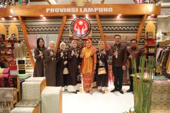 Stand Dekranasda Lampung Juara 1 Pameran Kriya Nusa 2023