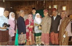 Prof. Sitanala Arsyad dan Cintanya pada Budaya Lampung