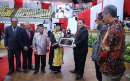 Puncak Dies Natalis ke-58 Unila, Gubernur Arinal Terima Penghargaan Wira Utama Bakti 2023