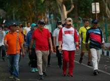 Darussalam: Jalan Sehat FH Unila Sehat Jasmani dan Silaturahmi